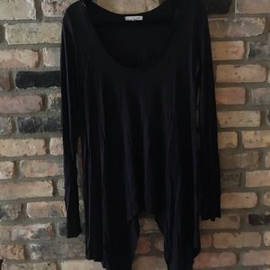 L Truly Madly Deeply plain black long sleeve tee.